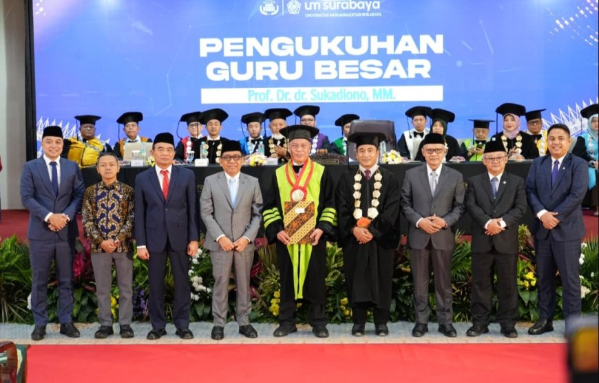 Ketua PWM Jatim Sukadiono Dikukuhkan Menjadi Guru Besar UM Surabaya