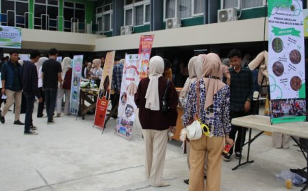 LPPM UM Palembang Gelar Seminar Artikel dan Pameran Produk Unggulan Desa KKN Angkatan ke-64