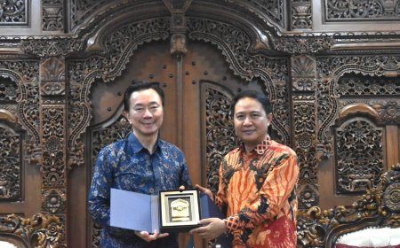 Hilman Latief Terima Kunjungan CEO VinFast, Bahas Peluang Investasi hingga Pendidikan