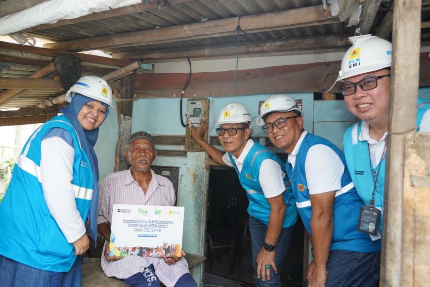 PLN Nyalakan Harapan Baru bagi Warga Nelayan Cilincing Lewat Program Light Up The Dream
