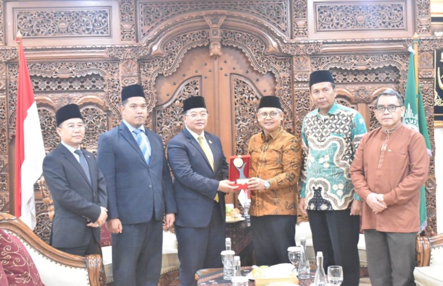 PP Muhammadiyah dan Pemerintah Kamboja Jajaki Kerja Sama Pendidikan untuk Pelajar Muslim