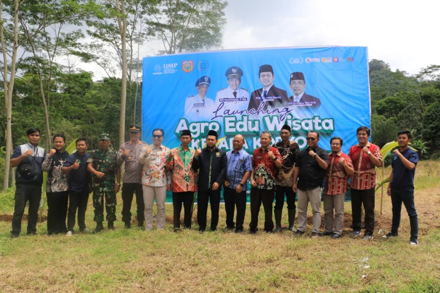 UMP-PCM Kaliwiro Launching Agro Edu Wisata Kelapa Kopyor Berkemajuan Di Desa Selomanik