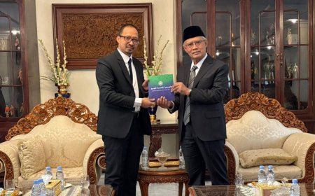 Haedar Nashir Bersama Rektor PTMA Bahas Kolaborasi Strategis dengan KBRI Saudi