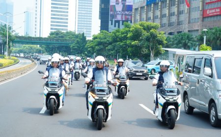PLN Gelar Konvoi Motor Listrik Kampanyekan Udara Bersih Jakarta