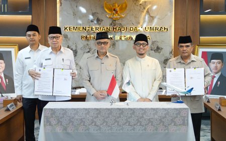 Kemenhaj RI dan Garuda Indonesia Teken Kontrak Tahun Jamak Transportasi Udara Haji hingga 2028