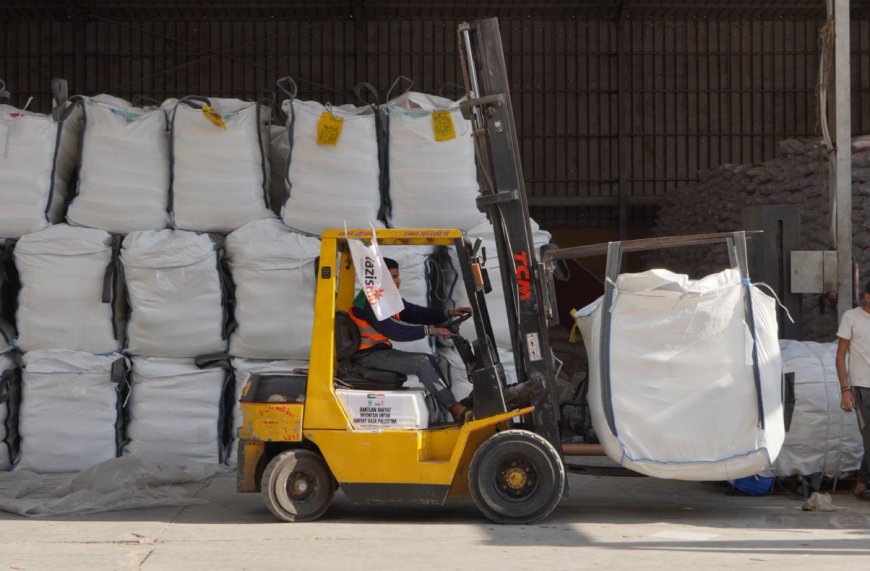 Lazismu Salurkan Bantuan Kemanusiaan Satu Truk Kontainer Gandum untuk Warga Palestina