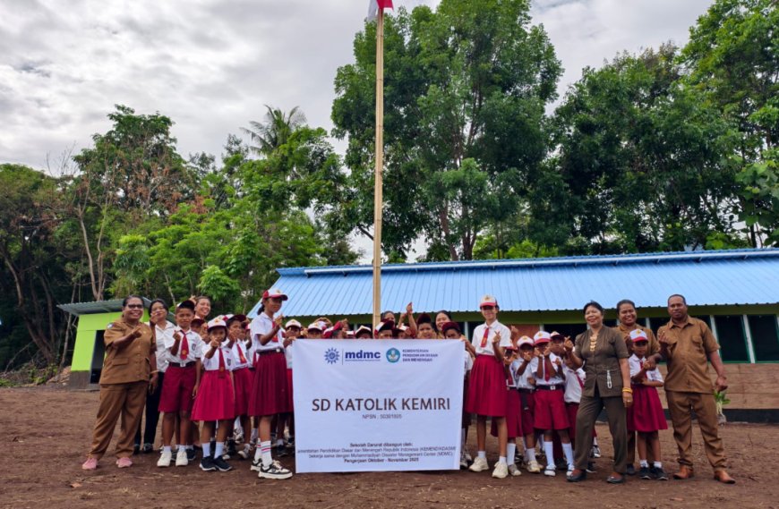Pascabencana, Kemendikdasmen-MDMC Hadirkan Sekolah Darurat Tangguh untuk Anak-anak Flores Timur