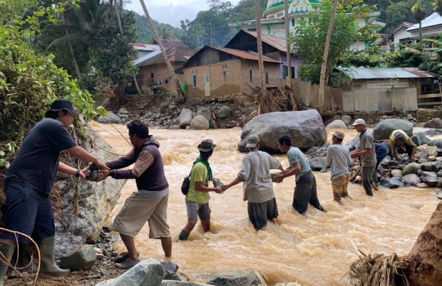 MDMC Perbaiki Jembatan Vital yang Rusak di Pesisir Selatan Sumbar