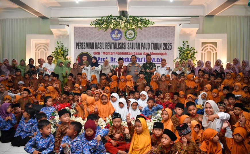 Mendikdasmen Tinjau Hasil Revitalisasi TK Muslimat NU Roudlotut Tholibin