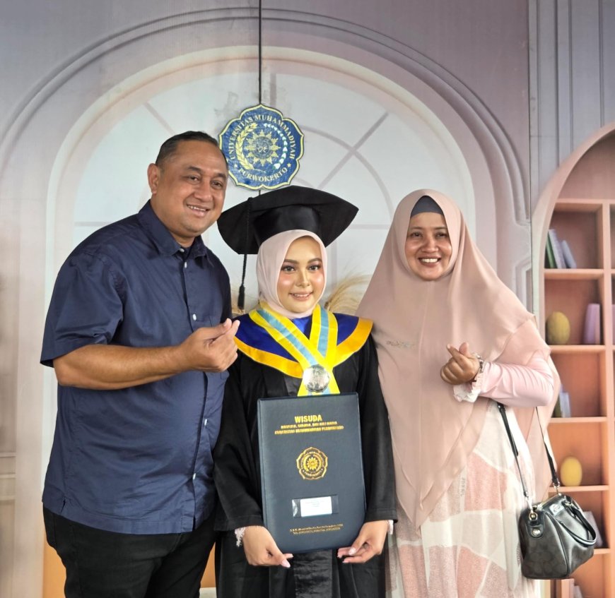 Wisuda ke-78 UMP Purwokerto, Kisah Adinda Putri Jadi Sorotan