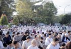Salat Idulfitri di UMS Ribuan Jamaah Diingatkan Jaga Kejujuran dan Kepedulian