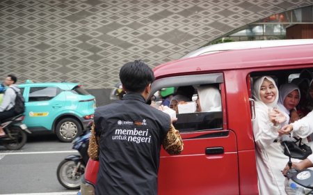 Lazismu dan FOZ Bagikan 200 Paket Berbuka di Bundaran HI