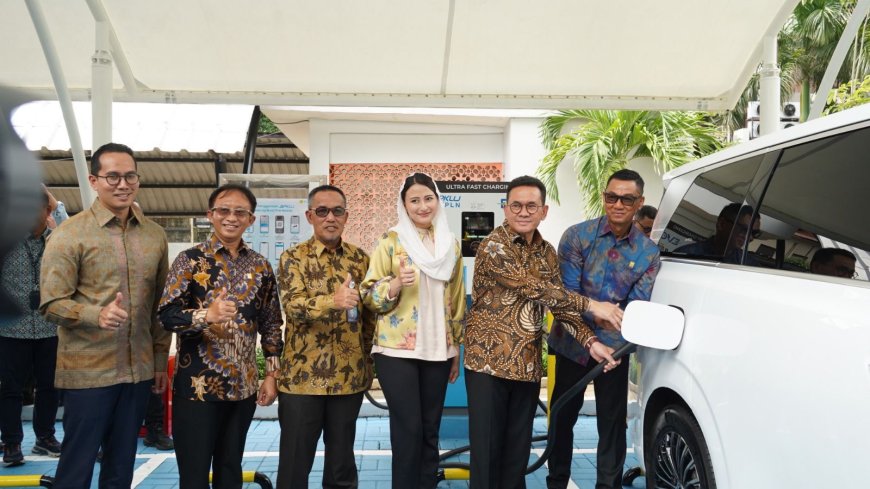 PLN dan Kemendag Hadirkan SPKLU Ultra Fast Charging untuk Percepat Ekosistem Kendaraan Listrik