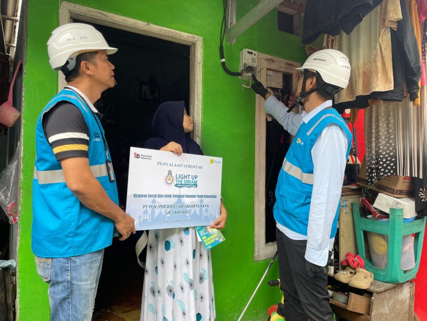 PLN UID Jakarta Raya Bantu Akses Listrik Gratis untuk Puluhan Keluarga Kurang Mampu