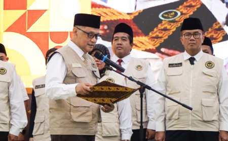 Menhaj Lantik PPIH Embarkasi 2026, Tekankan Layanan Inklusif dan Integritas Petugas