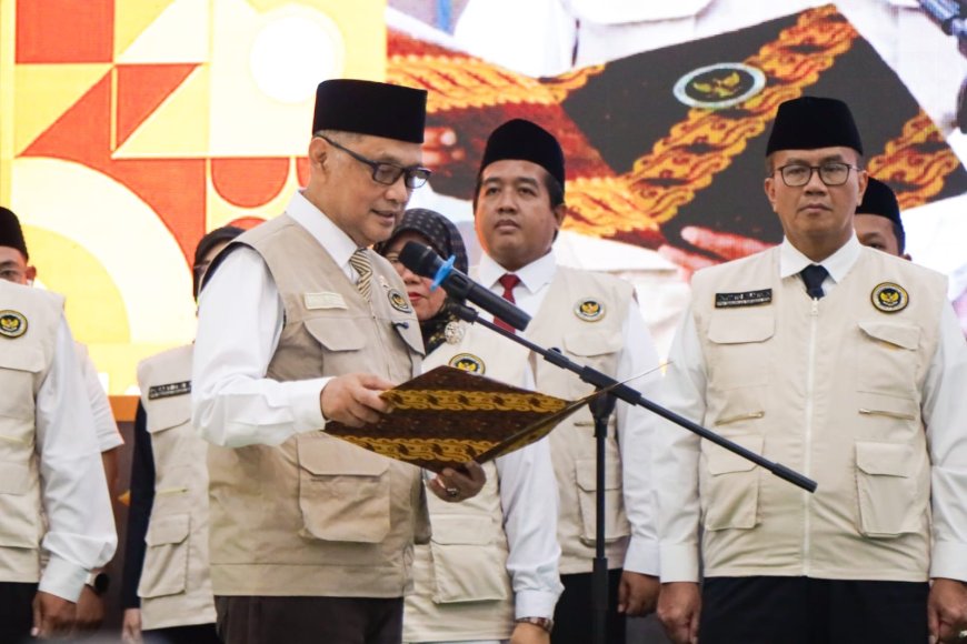 Menhaj Lantik PPIH Embarkasi 2026, Tekankan Layanan Inklusif dan Integritas Petugas