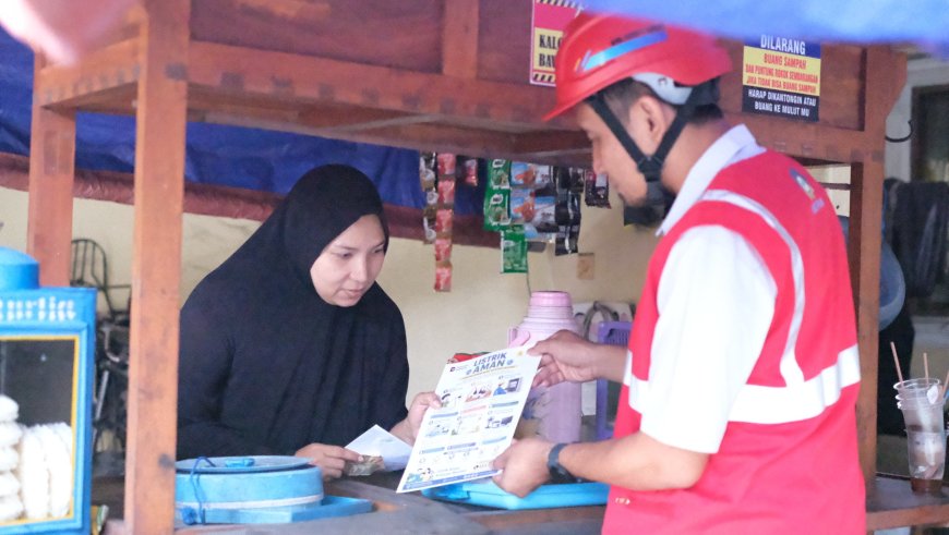PLN Edukasi Pedagang Jakarta soal Keselamatan Listrik, Perkuat Budaya K3 di Hari K3 Sedunia