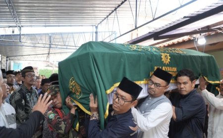 Haedar Nashir Lepas Kepergian Hamim Ilyas dengan Duka Mendalam
