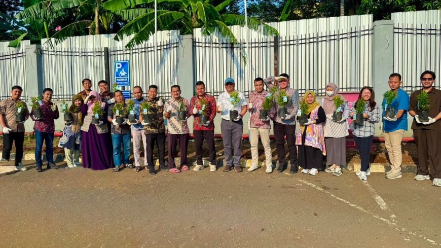 Peringati Hari Lingkungan Hidup Sedunia, PLN Tanjung Priok Gelar Program Satu Pegawai Satu Pohon