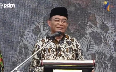 Muhadjir Effendy Dorong Lulusan PTMA Miliki Mental Tangguh di Tengah Ketidakpastian