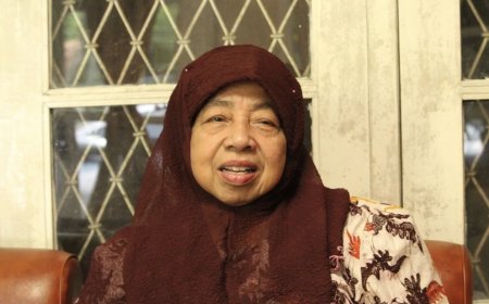Salmah Orbayinah Kenang Siti Chamamah sebagai Ilmuwan dan Penggerak Dakwah