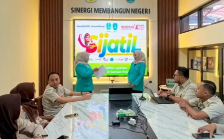 Mahasiswa UMS Dukung Digitalisasi Layanan Pajak Kendaraan Bermotor Lewat Inovasi SIJATIL di Ponorogo
