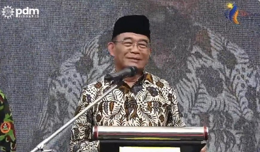 Muhadjir Effendy Dorong Lulusan PTMA Miliki Mental Tangguh di Tengah Ketidakpastian