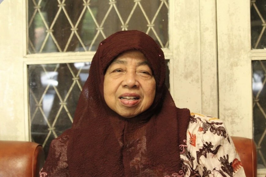 Salmah Orbayinah Kenang Siti Chamamah sebagai Ilmuwan dan Penggerak Dakwah