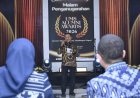 UMS Anugerahkan Public Leadership Award kepada Wamendikdasmen Fajar Riza Ul Haq