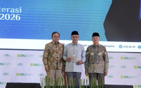 Haedar Nashir Terima Kartu Wartawan Utama Khusus dari Dewan Pers