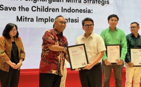 Majelis Dikdasmen PNF Raih Penghargaan Mitra Strategis Save the Children