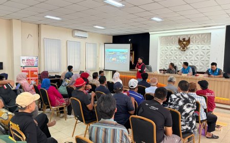 PLN Sapa Warga Jurumudi, Edukasi Keselamatan Listrik dan Tawarkan Diskon Tambah Daya