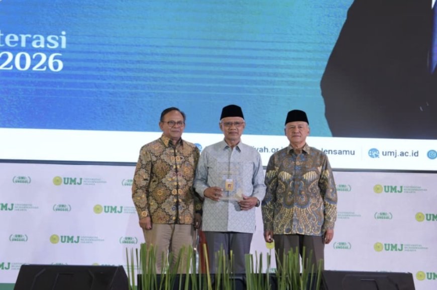 Haedar Nashir Terima Kartu Wartawan Utama Khusus dari Dewan Pers