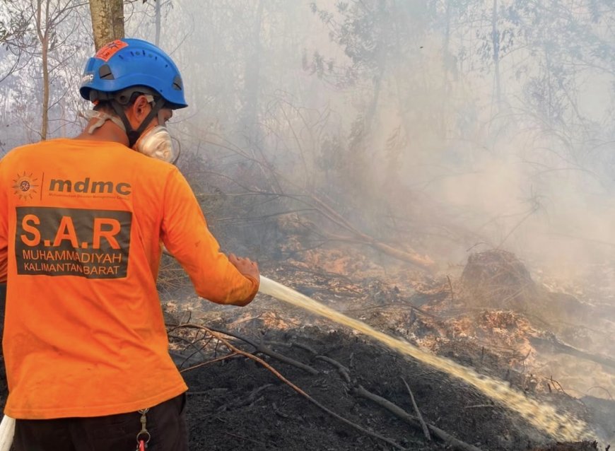 MDMC Respons Karhutla di Kubu Raya, Pantau Titik Api Dekat Permukiman
