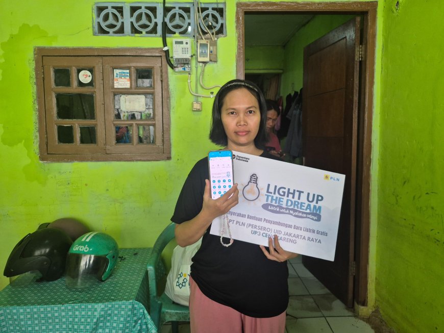 PLN UID Jakarta Raya Sambungkan Listrik Gratis untuk 83 Keluarga Prasejahtera