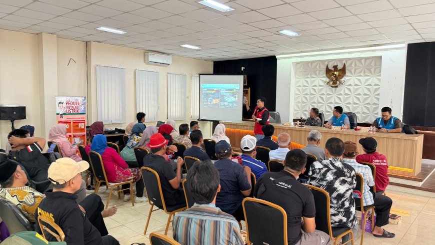 PLN Sapa Warga Jurumudi, Edukasi Keselamatan Listrik dan Tawarkan Diskon Tambah Daya