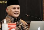 Dadang Kahmad ke Wisudawan UM Bandung: Jangan Berhenti Belajar Hanya demi Ijazah
