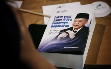 Buku “Fakih yang Zahid” Rekam 70 Tahun Kiprah Keilmuan Prof. Syamsul Anwar