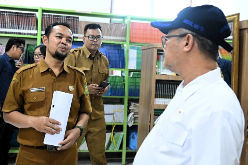 Pascarevitalisasi Banjir, Abdul Mu'ti Pastikan KBM di UPT SMPN 16 Medan Kembali Normal