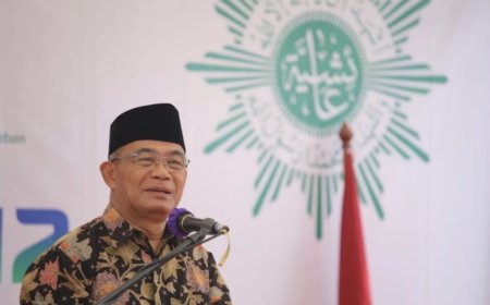 Wisuda UMM ke-123, Muhadjir Effendy Pesan Lulusan Kedepankan Akhlakul Karimah dan Pantang Bersantai