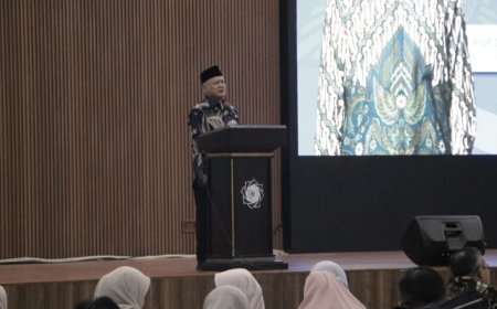 Dadang Kahmad Rilis Buku Muhammadiyah dan Masa Depan Agama, Sebut Islam Berkemajuan Solusi Jalan Tengah Era AI