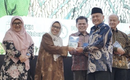 Peluncuran Buku Baru Dadang Kahmad Banjir Apresiasi Tokoh dan Akademisi