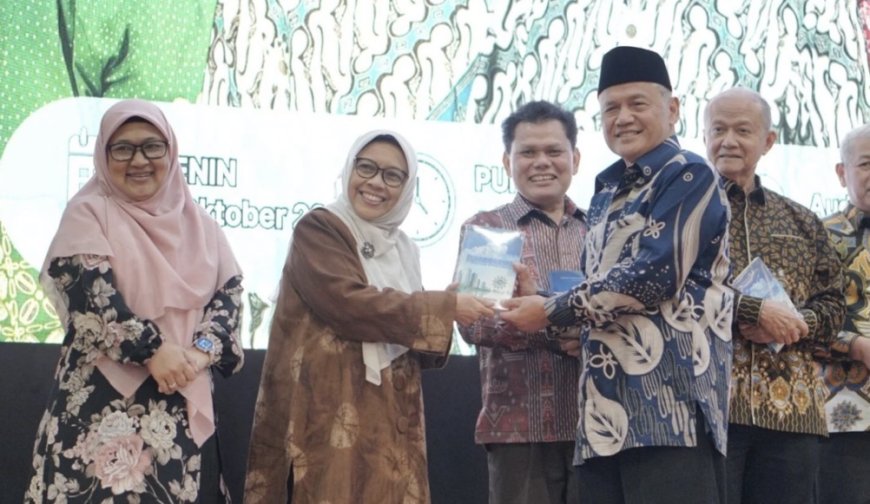 Peluncuran Buku Baru Dadang Kahmad Banjir Apresiasi Tokoh dan Akademisi