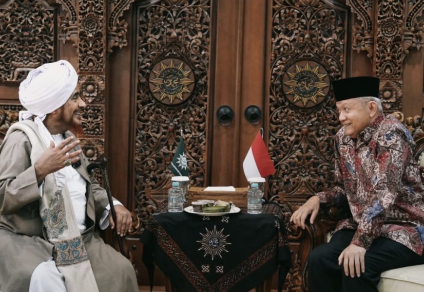 Habib Umar bin Hafidz Silaturahmi ke PP Muhammadiyah, Bahas Kerja Sama Keagamaan Hingga Pendidikan Anak Gaza