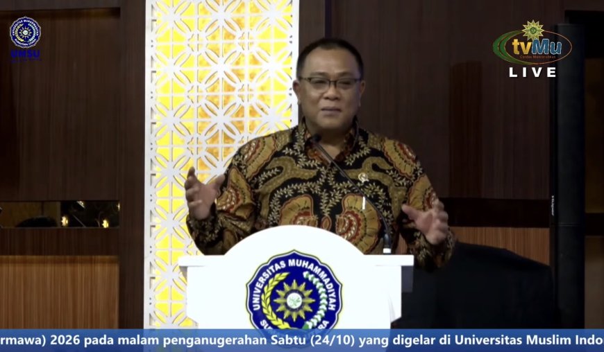 Hadiri Wisuda UMSU, Menteri LH Mohammad Jumhur Hidayat Serukan Gerakan Tobat Ekologi