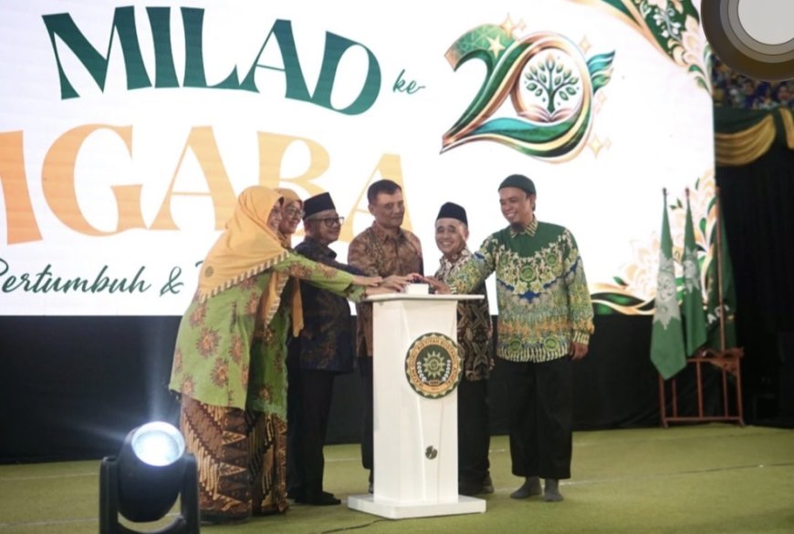 Ribuan Guru Hadiri Apel Akbar Milad TK ABA ke-107, Mendikdasmen Mu'ti Tegaskan Peran Guru Sebagai Rol Model