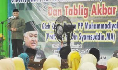 MUHAMMADIYAH BARISAN TERDEPAN BERANTAS TOGHUT POLITIK DAN EKONOMI DI INDONESIA