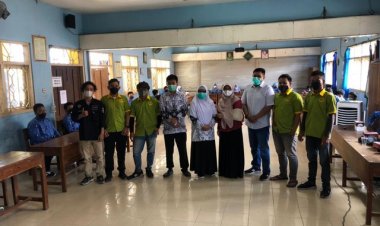 Siswa SMP Muhammadiyah 1 Godean Dilatih Buat Robot Line Follower