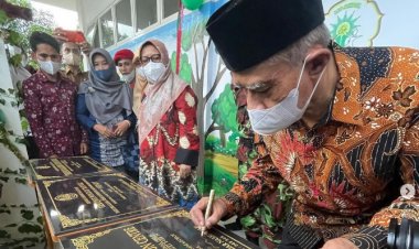 Kunjungi Kendari, Haedar Nashir dan Siti Noordjannah Resmikan Muhammadiyah Education Centre