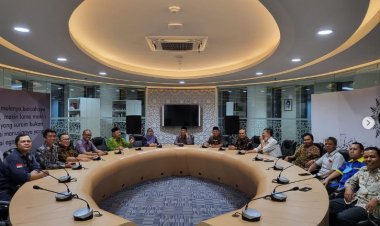 Haedar Nashir Kunjungi Aula dan Fasilitas Masjid At-Tanwir, Warganet: Keren Banget Sih